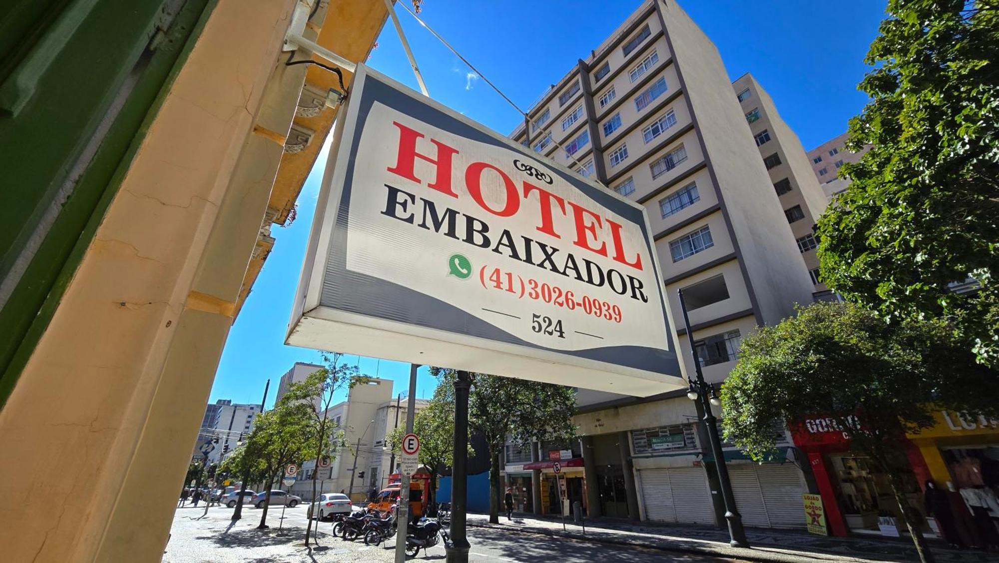 Hotel Embaixador De 库里提巴 外观 照片
